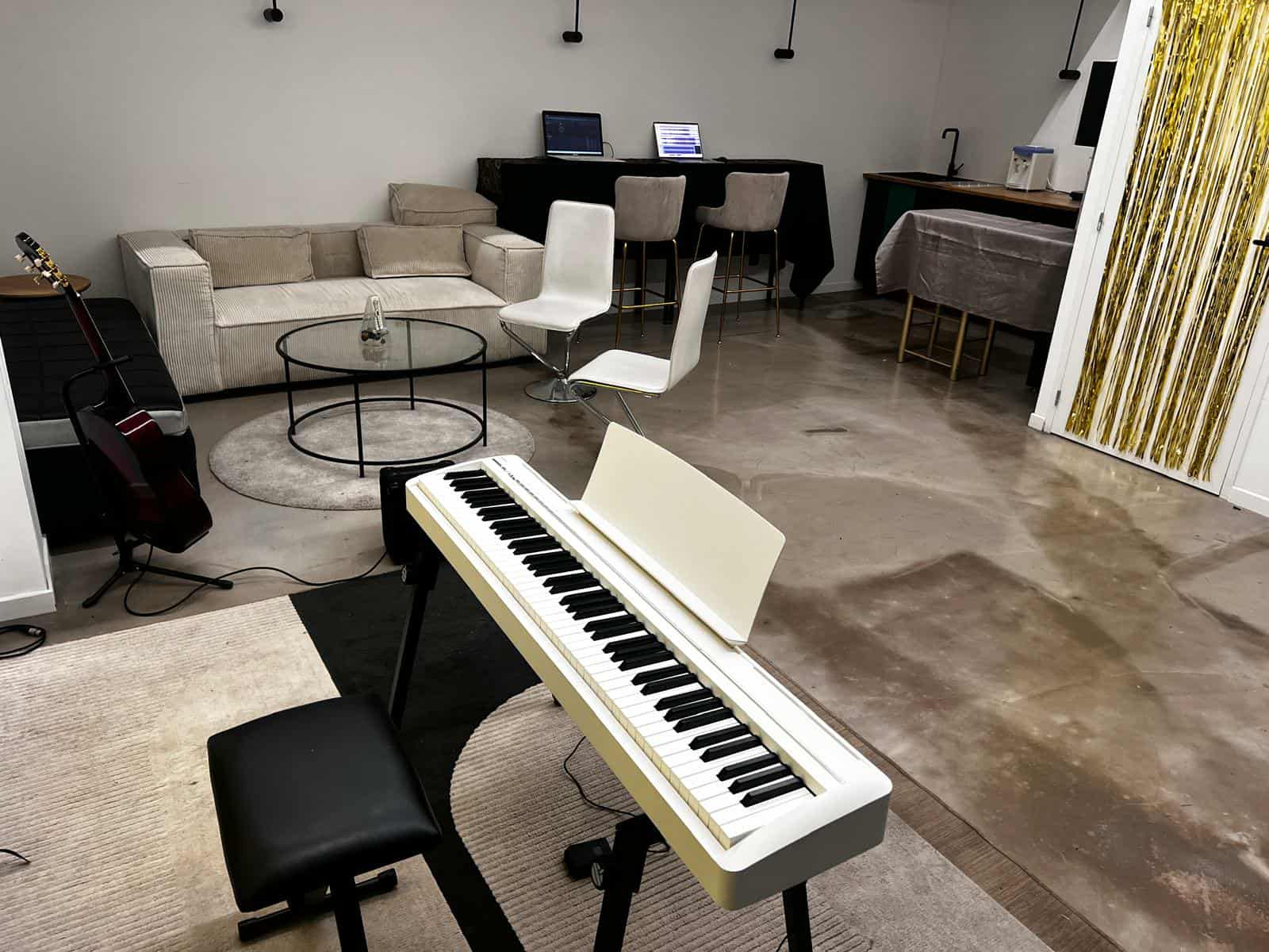 WhatsApp Image 2025-12-03 at 12.00.24